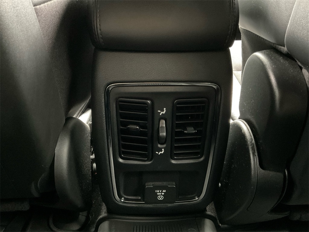 2020 Jeep Grand Cherokee Altitude photo 18