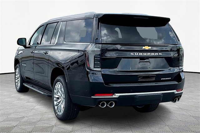 2025 Chevrolet Suburban Premier photo 4