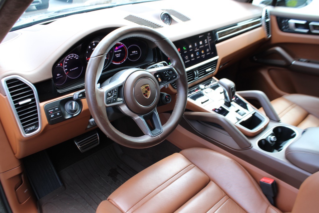 2022 Porsche Cayenne Coupe GTS photo 4
