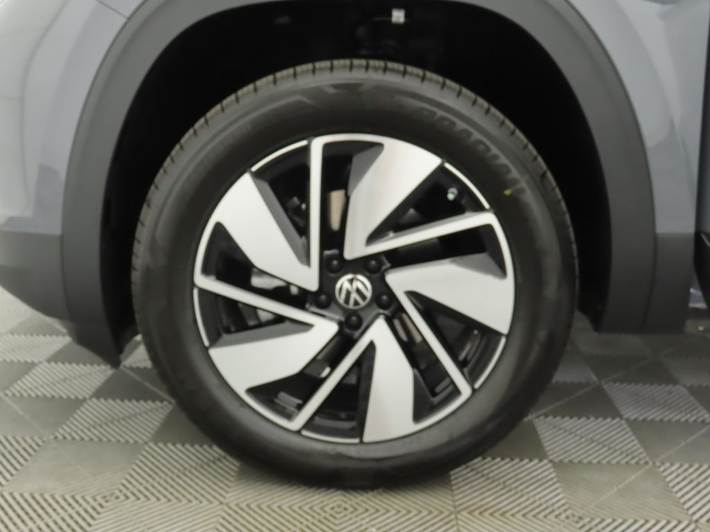 2026 Volkswagen Atlas SE Technology photo 29