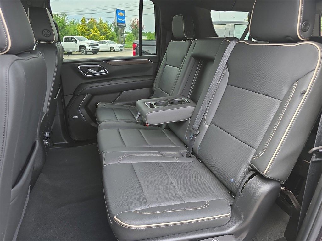 2024 Chevrolet Suburban Premier photo 14