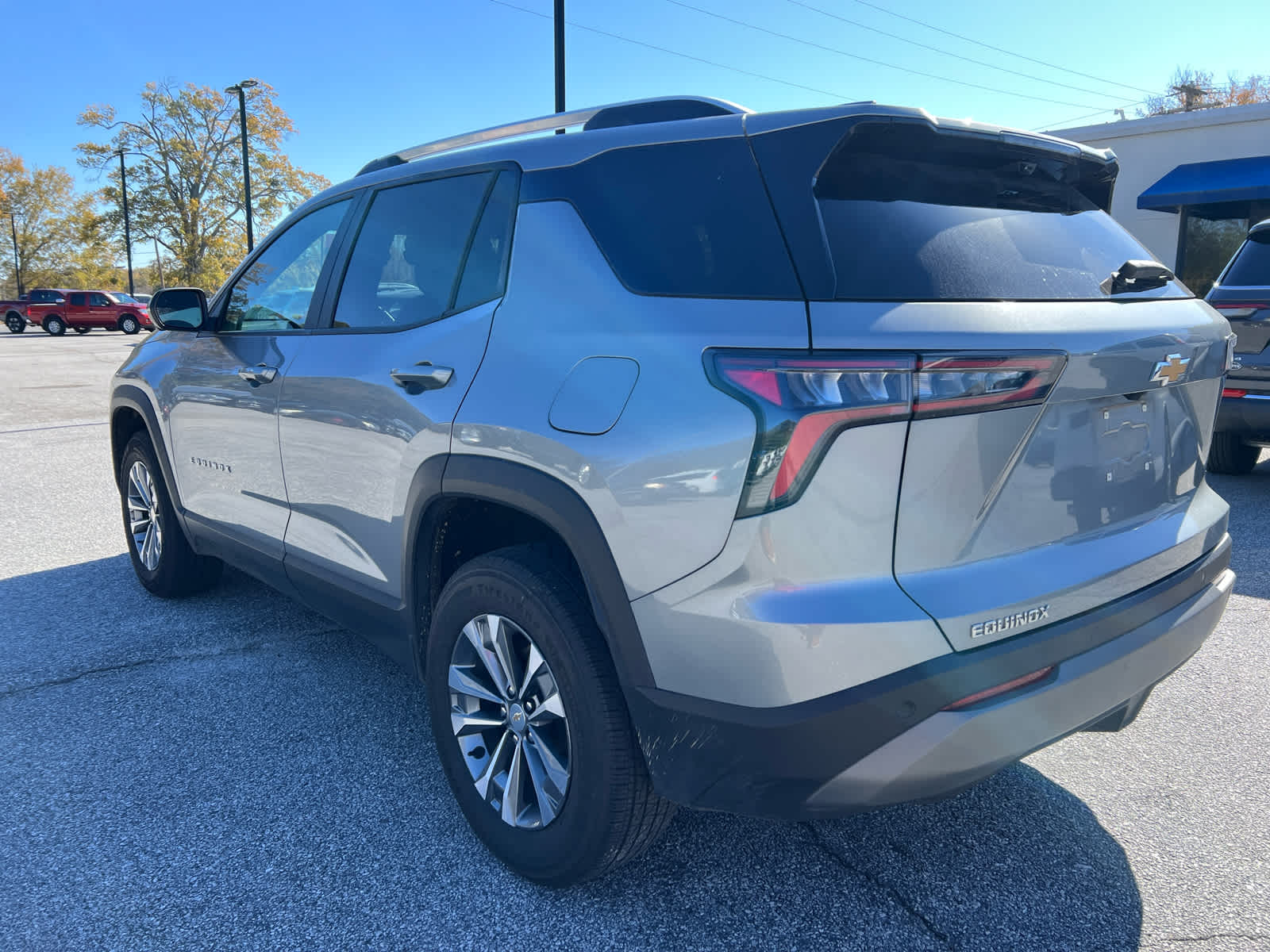2025 Chevrolet Equinox LT photo 3