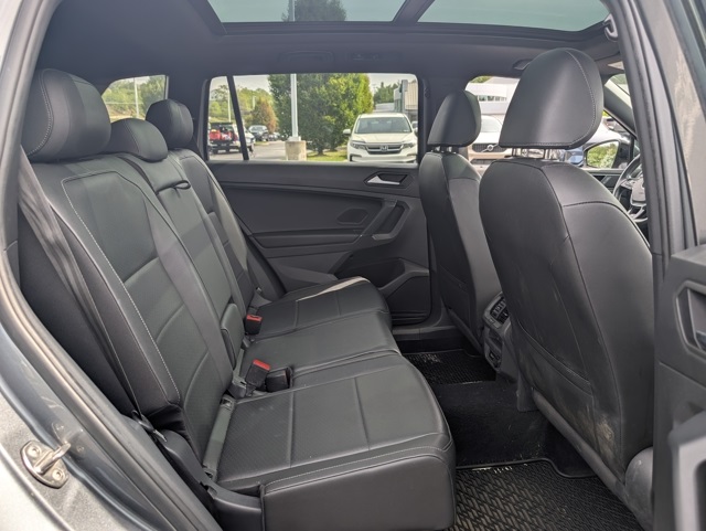 2020 Volkswagen Tiguan SE R-Line Black photo 25