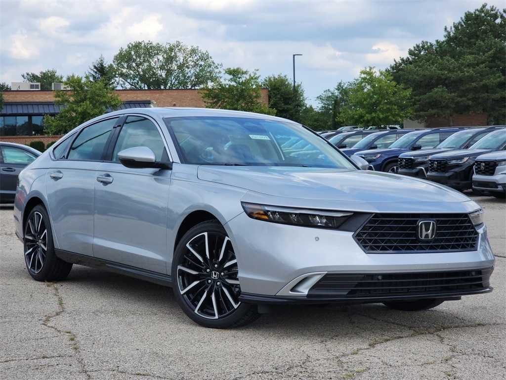 2025 Honda Accord Touring photo 2