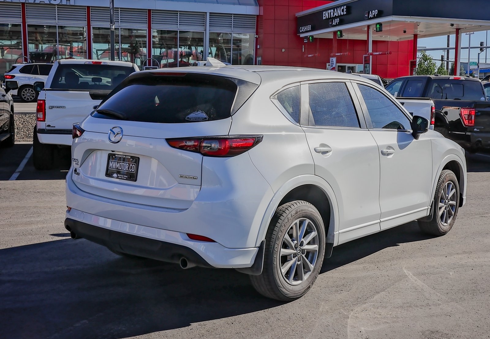 2024 Mazda CX-5 2.5 S Preferred photo 4
