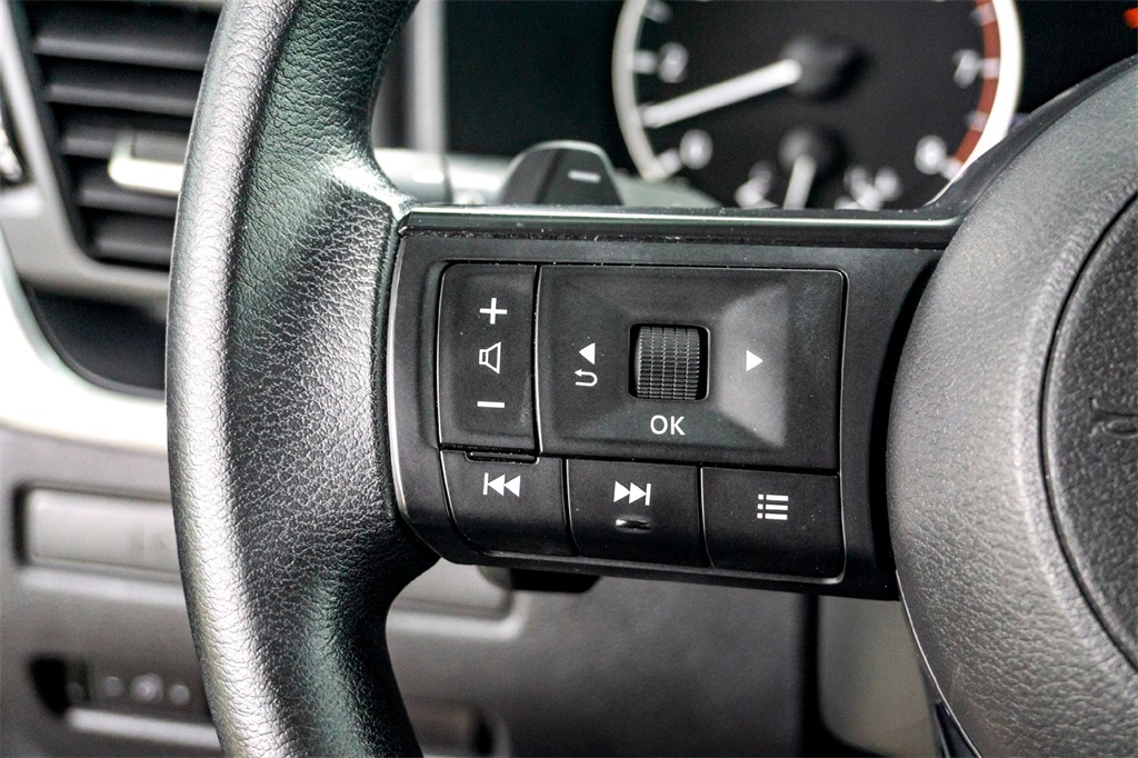 2023 Nissan Rogue S photo 17