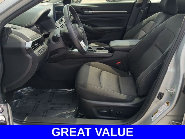 2023 Nissan Altima 2.5 SV photo 3