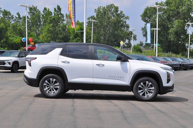 2026 Chevrolet Equinox photo 2