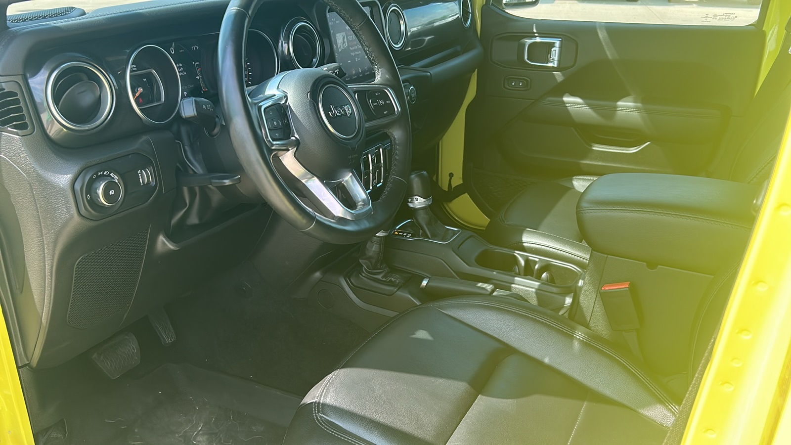 2023 Jeep Wrangler Sahara Altitude photo 11