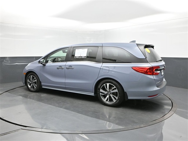 2023 Honda Odyssey Touring photo 5