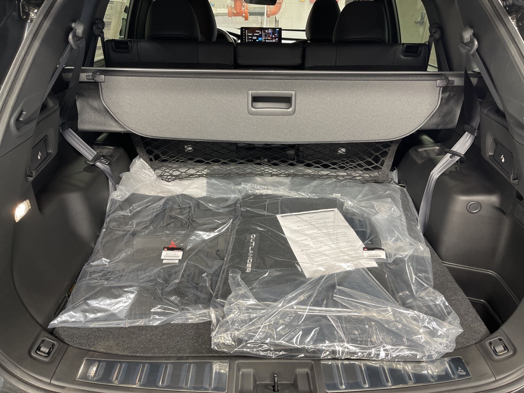 2025 Mitsubishi Outlander SE photo 33