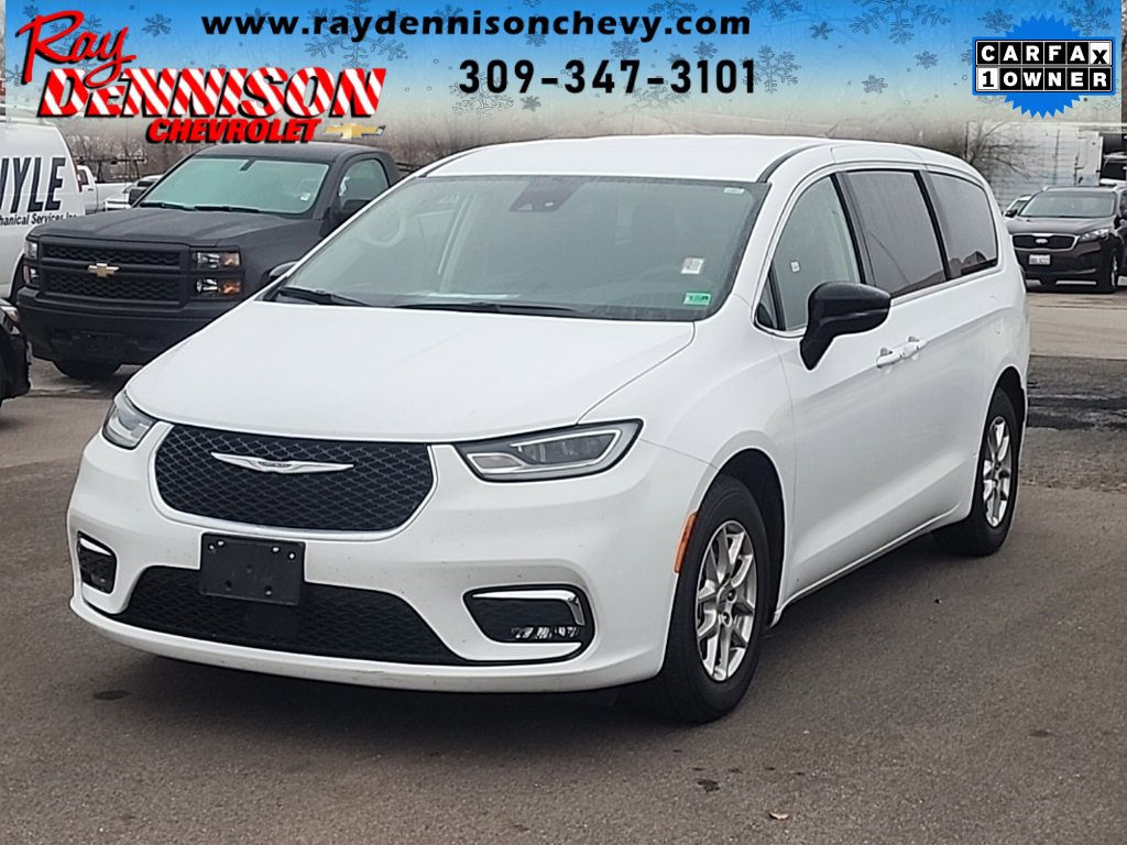 2024 Chrysler Pacifica Touring L's photo