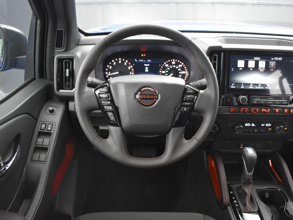 2025 Nissan Frontier photo 12