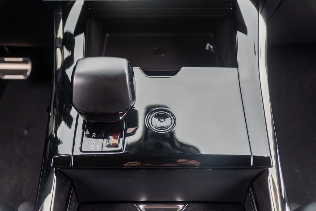 2025 Land Rover Range Rover Sport photo 17