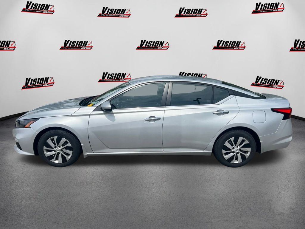 2022 Nissan Altima 2.5 S photo 8