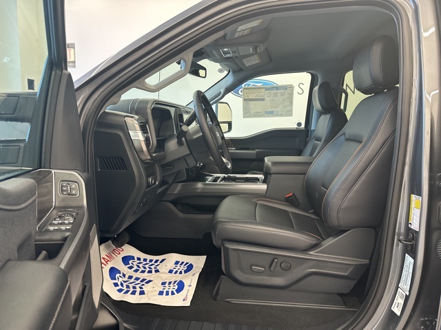 2025 Ford F-350 Lariat photo 12