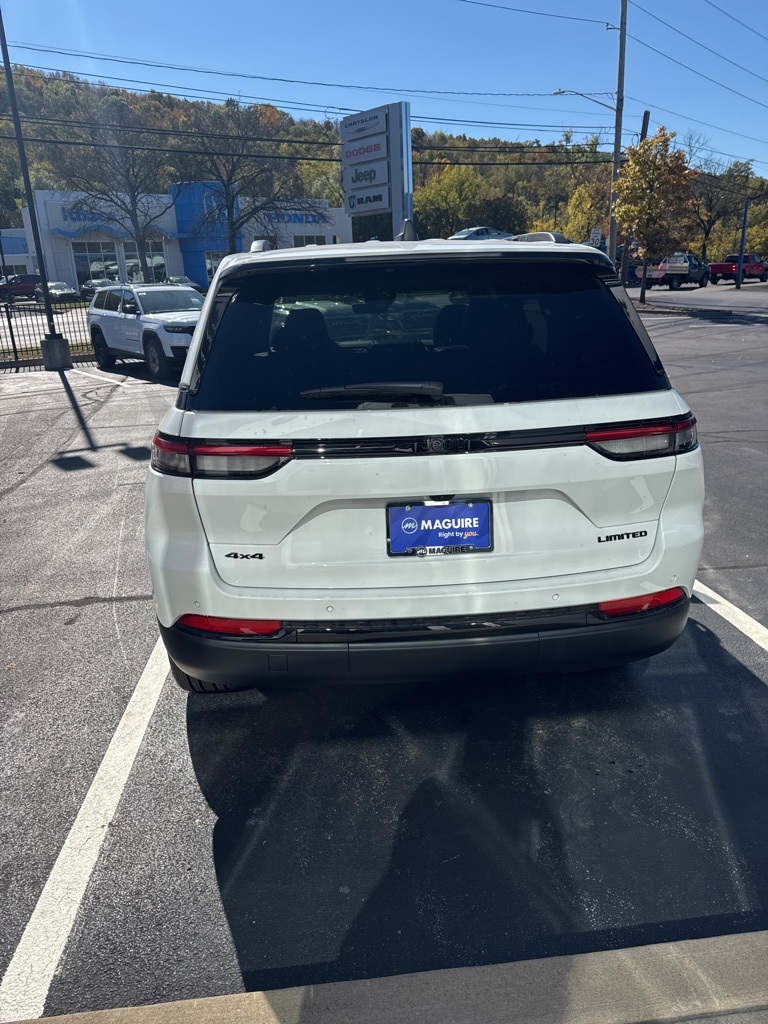 2025 Jeep Grand Cherokee Limited photo 2