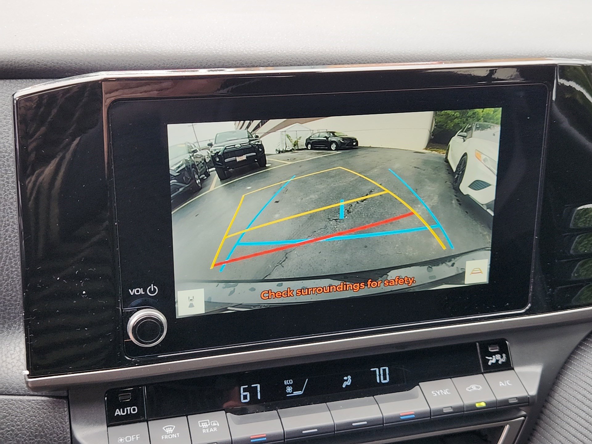 2025 Toyota Camry SE photo 15
