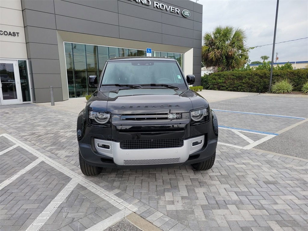 2025 Land Rover Defender 90 S photo 8