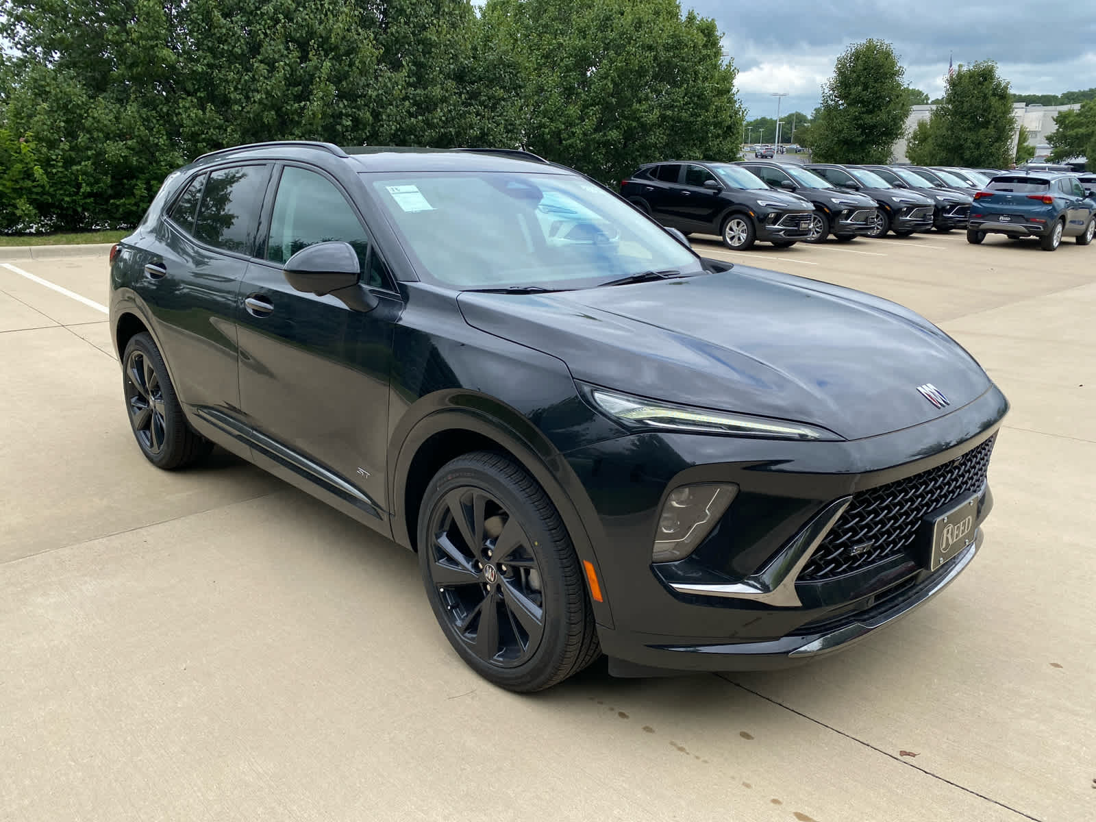 2025 Buick Envision Sport Touring photo 4