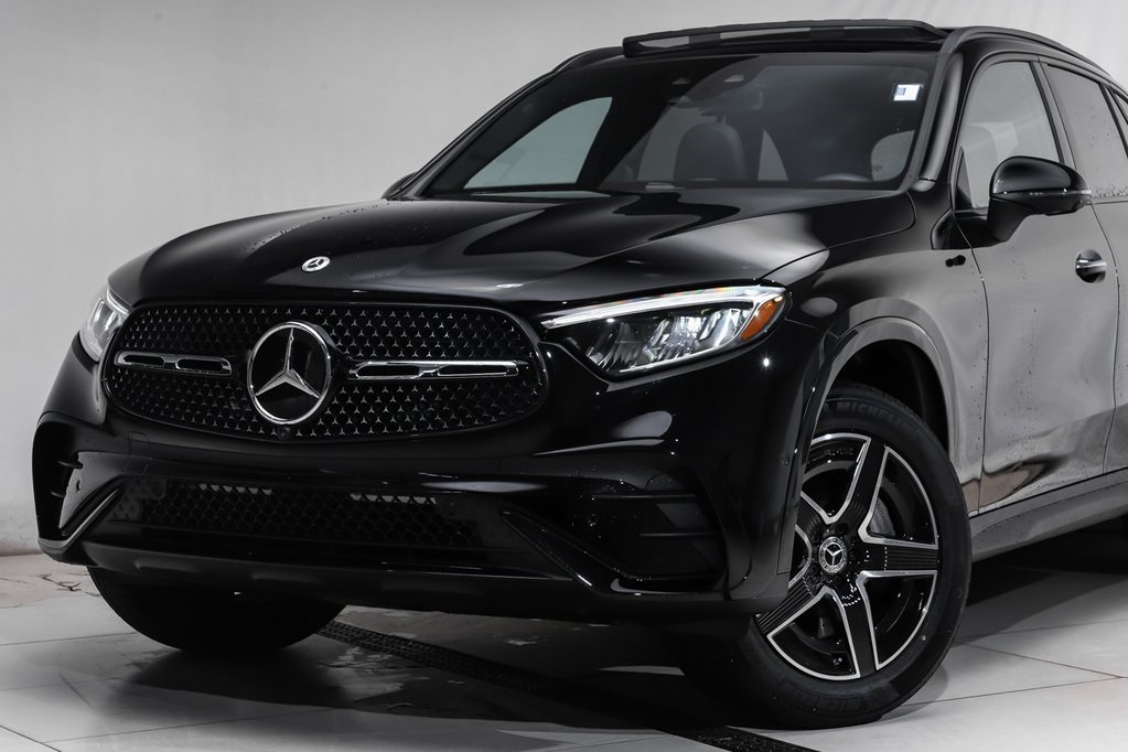 2025 Mercedes Benz GLC 300 4MATIC photo 2