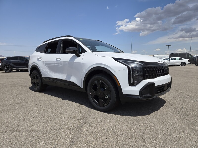 2026 Kia Sportage X-Line photo 2