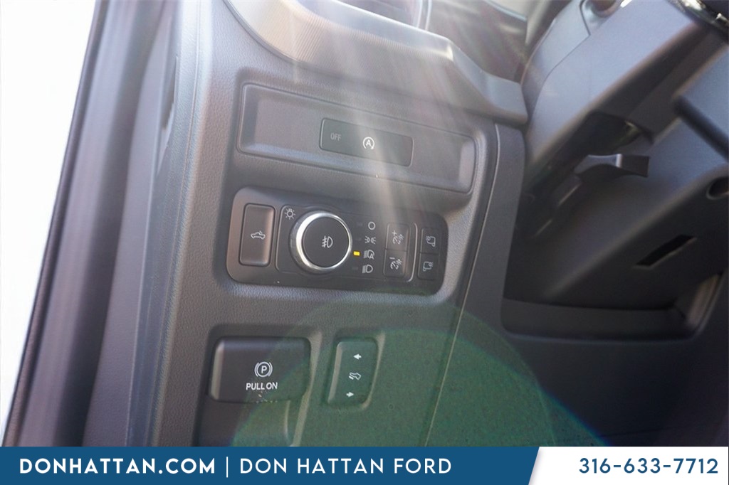 2025 Ford F-150 Lariat photo 17