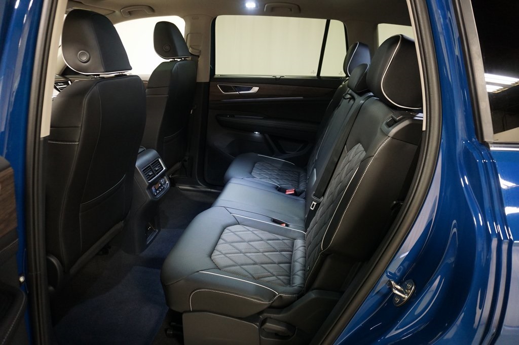 2025 Volkswagen Atlas SEL Premium R-Line photo 10