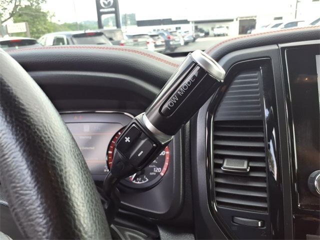 2021 Nissan Titan Crew Cab PRO-4X photo 19