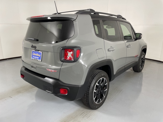 2023 Jeep Renegade Trailhawk photo 8