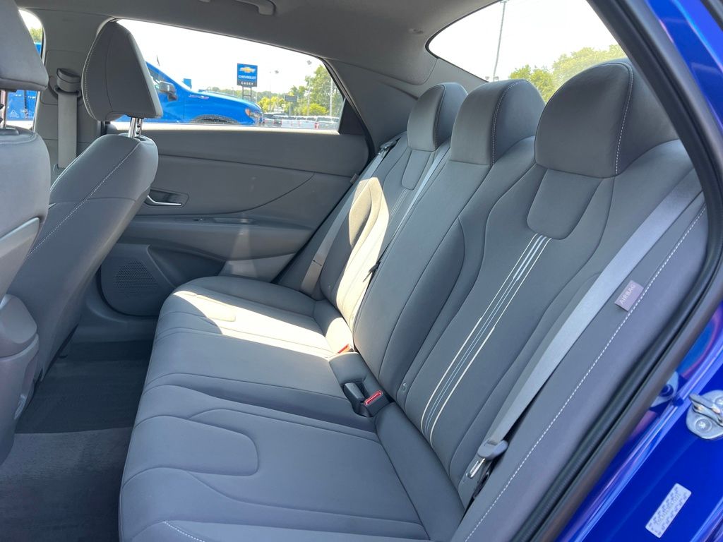 2024 Hyundai Elantra SEL photo 24