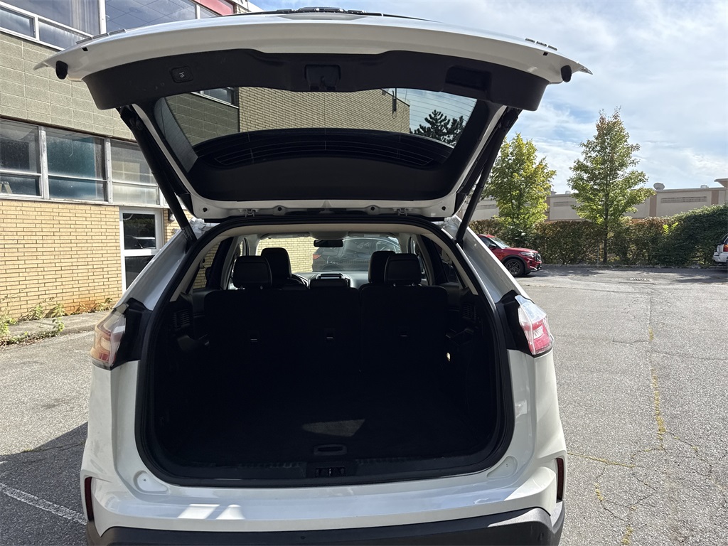 2022 Ford Edge SEL photo 29