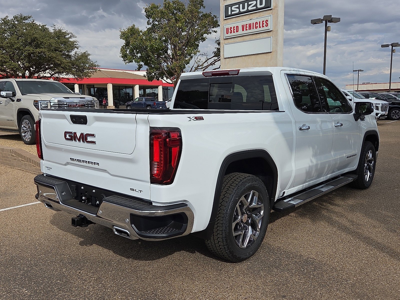 2026 Gmc Sierra 1500 SLT photo 4