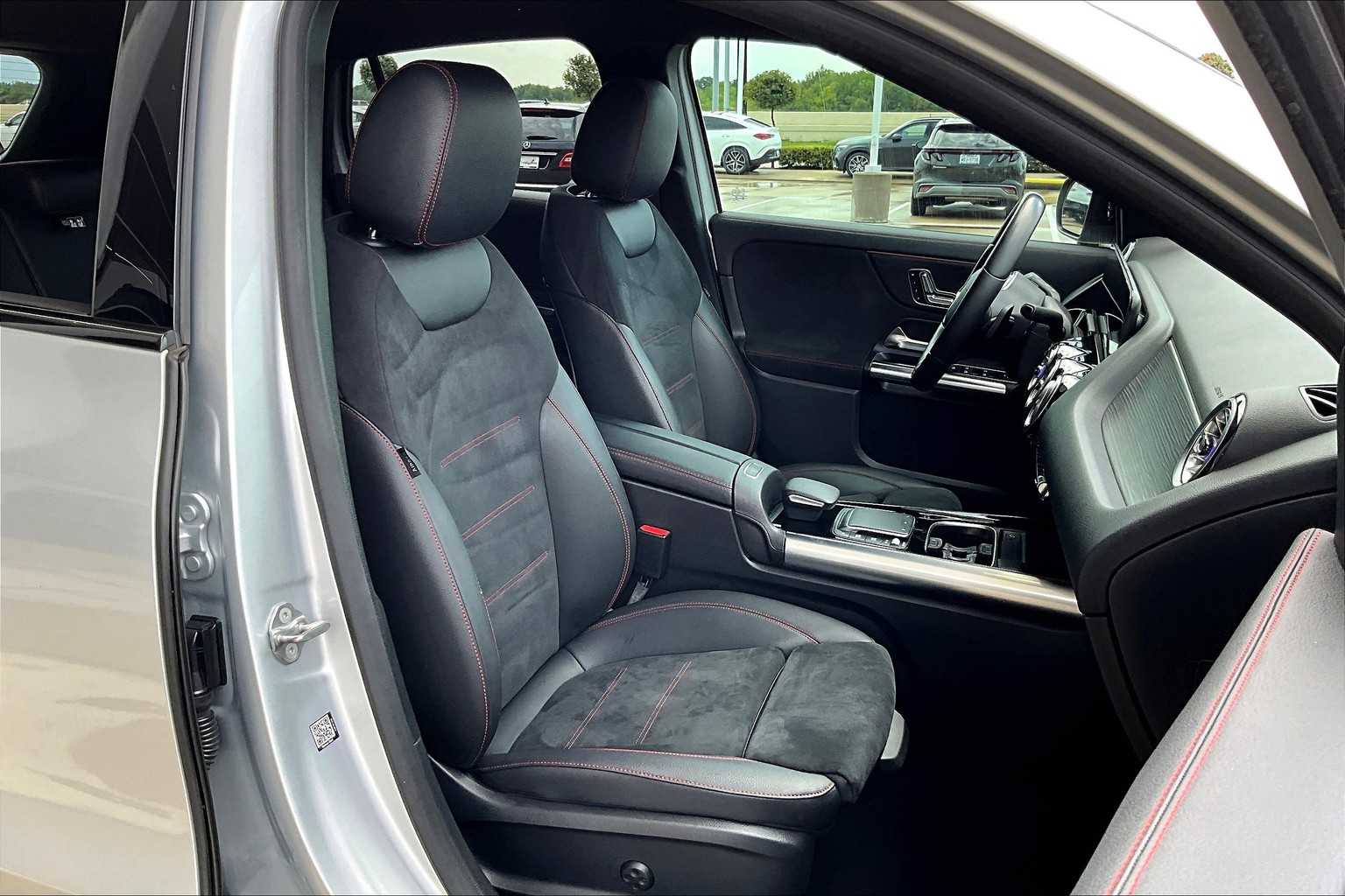 2023 Mercedes Benz GLA 250 photo 8