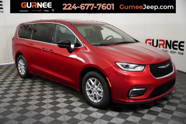 2026 Chrysler Pacifica Select's photo