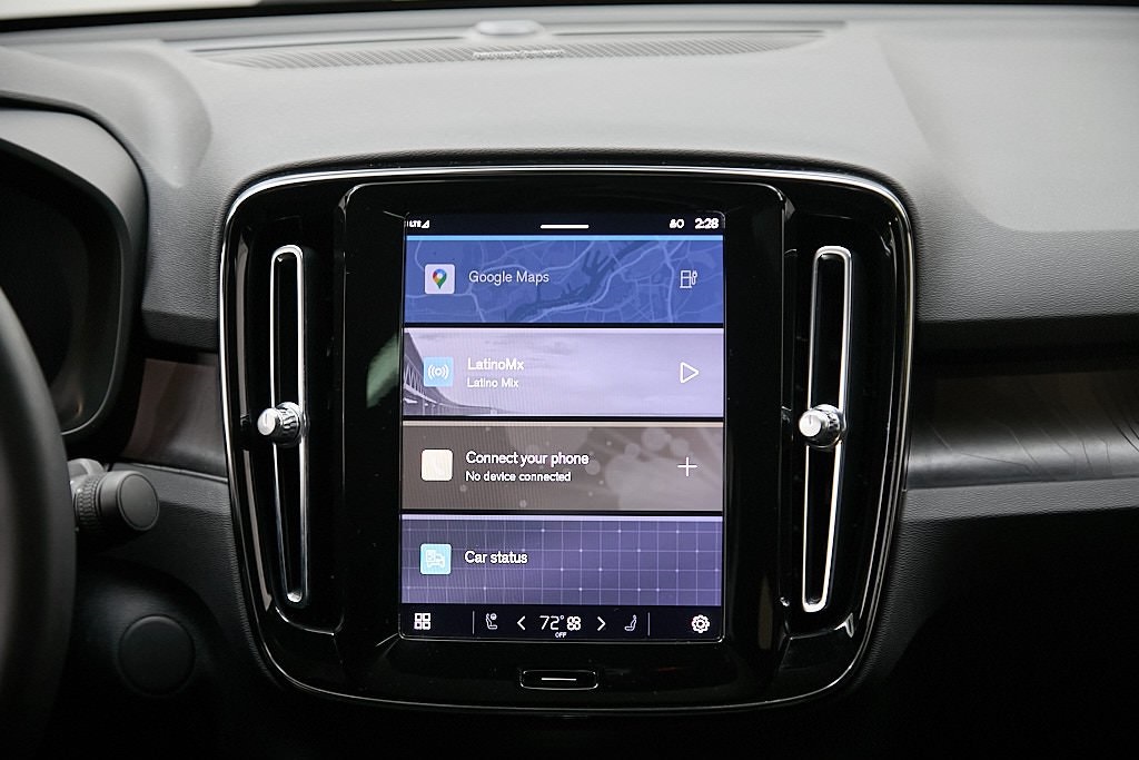 2023 VOLVO C40 - Image 24