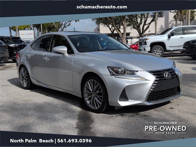 2017 Lexus IS 200t's photo