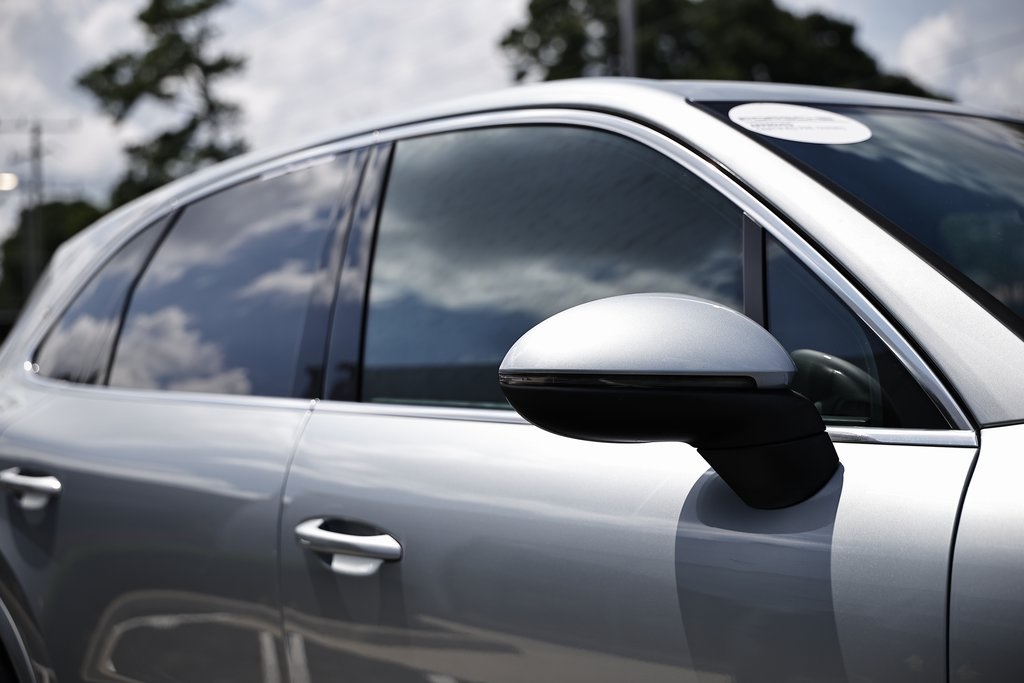 2022 Porsche Cayenne Base photo 17