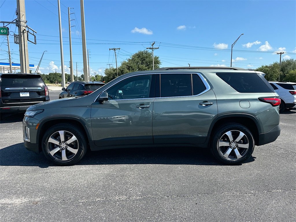 2022 Chevrolet Traverse Leather photo 3