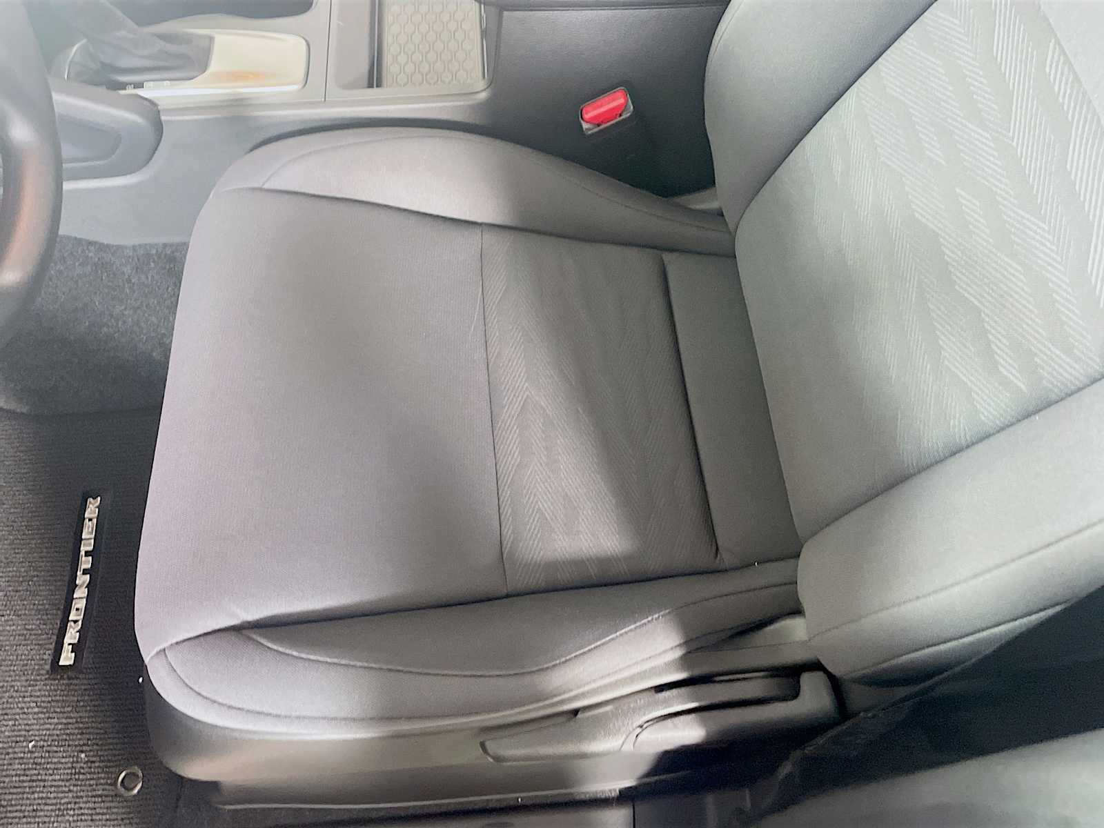 2024 Nissan Frontier S photo 13