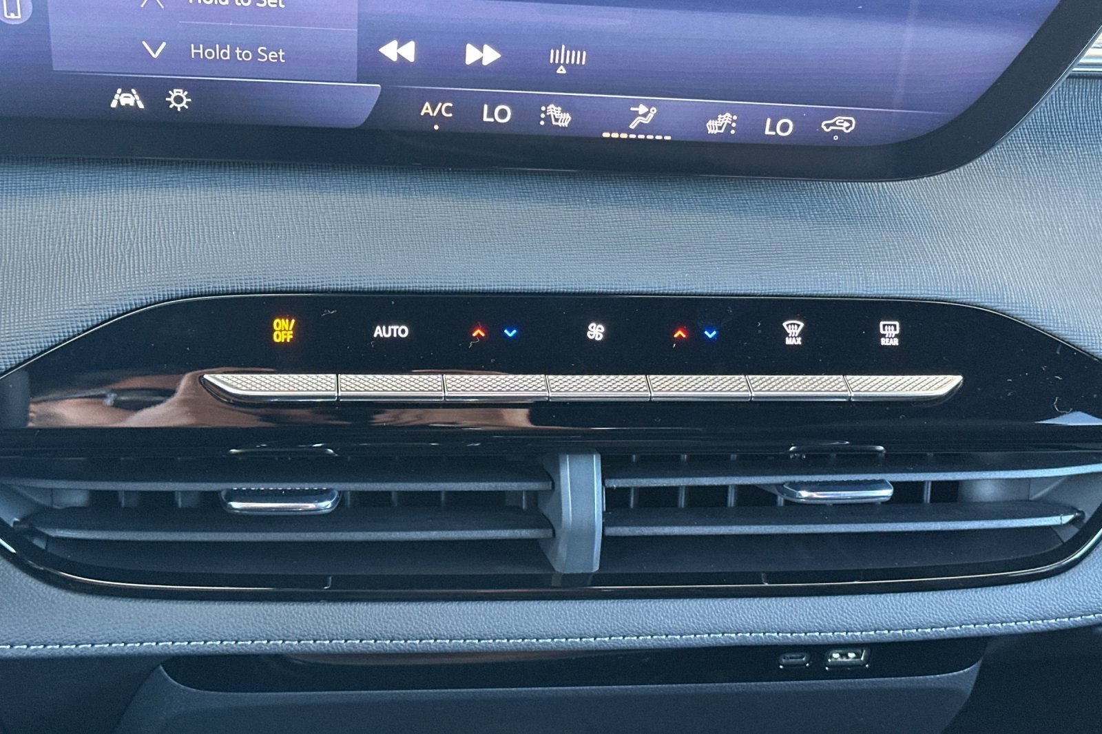 2026 Buick Enclave Sport Touring photo 18