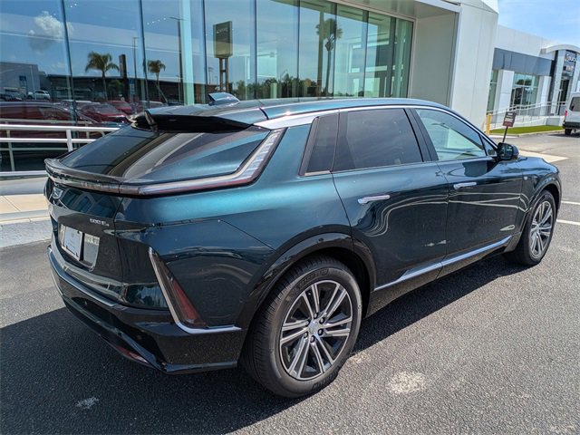 2025 Cadillac Lyriq Luxury photo 4