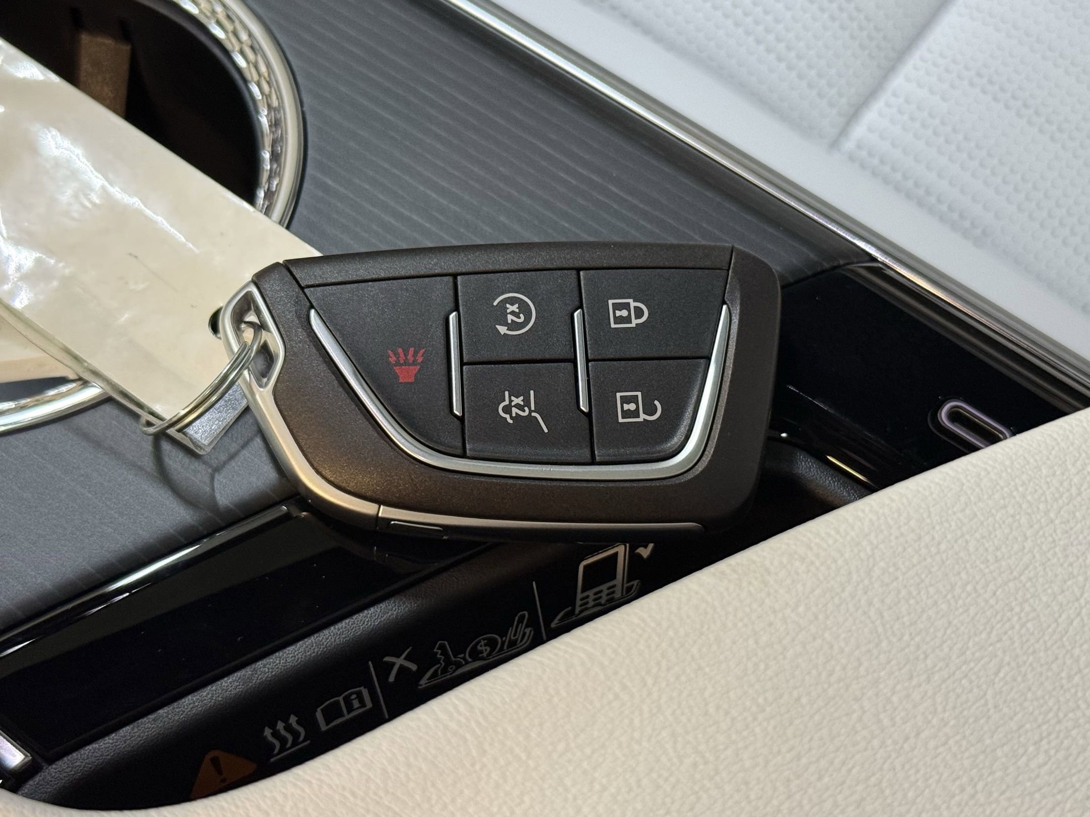 2025 Cadillac Lyriq Sport photo 37