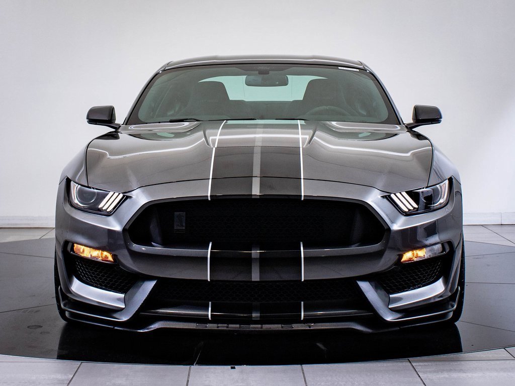 2017 Ford Mustang Shelby GT350 photo 2
