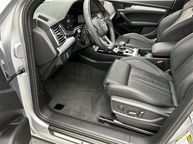 2025 Audi Q5 45 S line Premium Plus photo 3