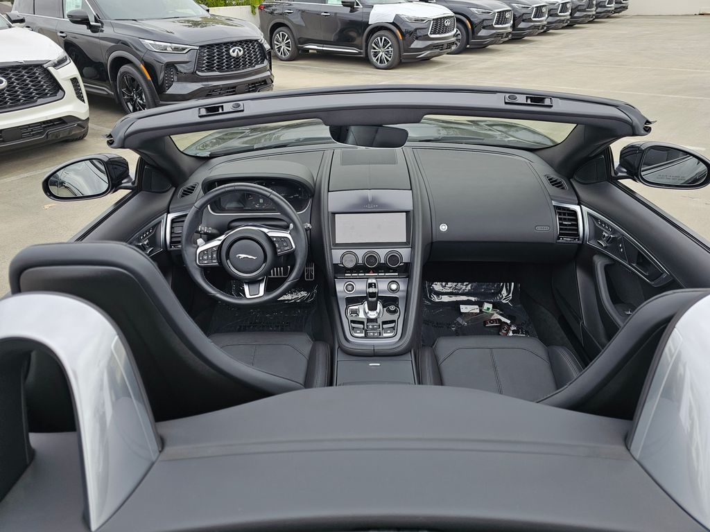 2021 Jaguar F-TYPE R-Dynamic photo 17