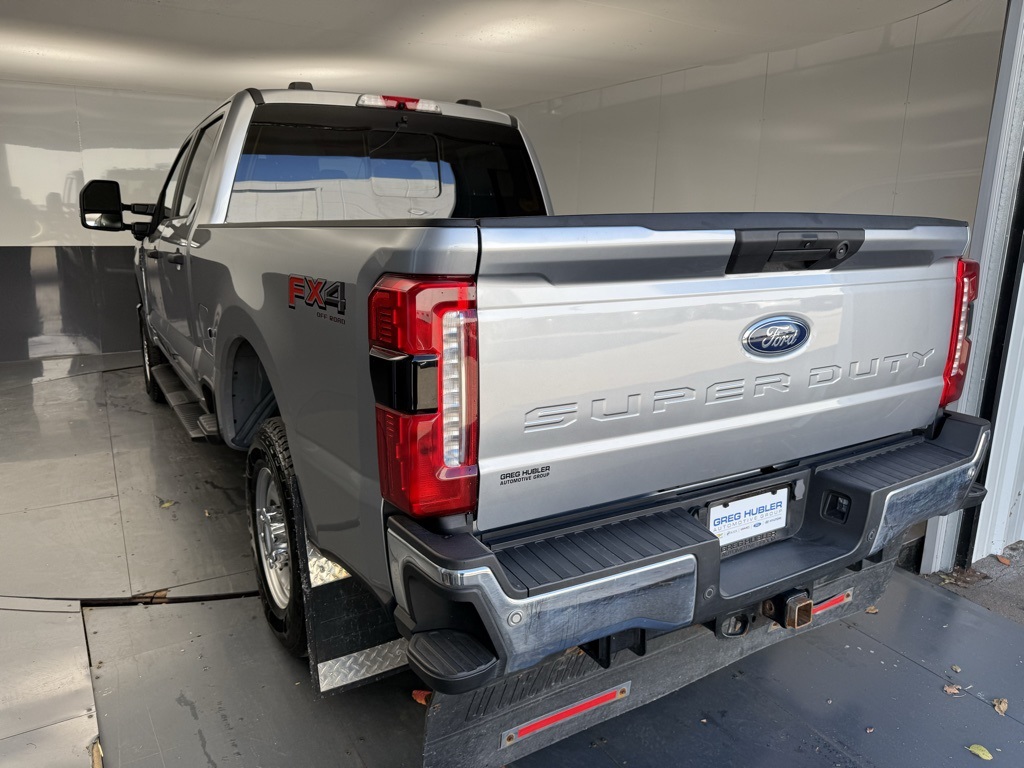 2023 Ford F-250 XL photo 2