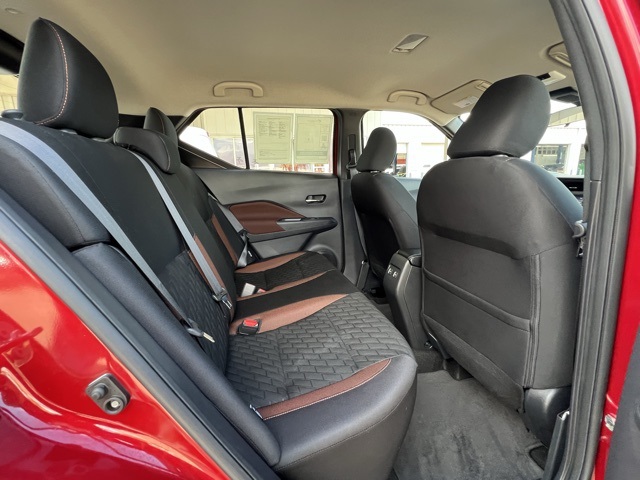 2023 Nissan Kicks SR photo 21