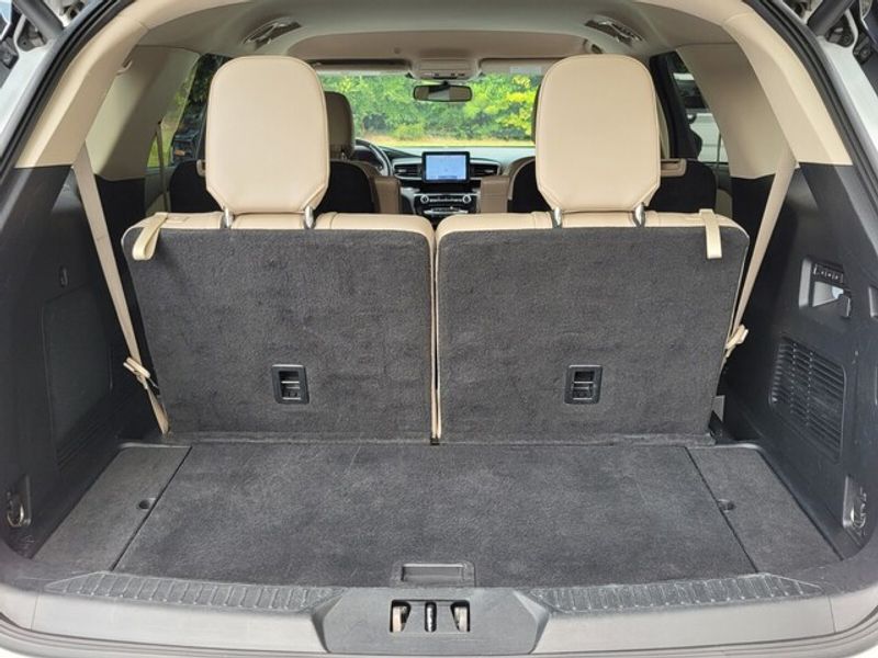2022 Ford Explorer Limited photo 10