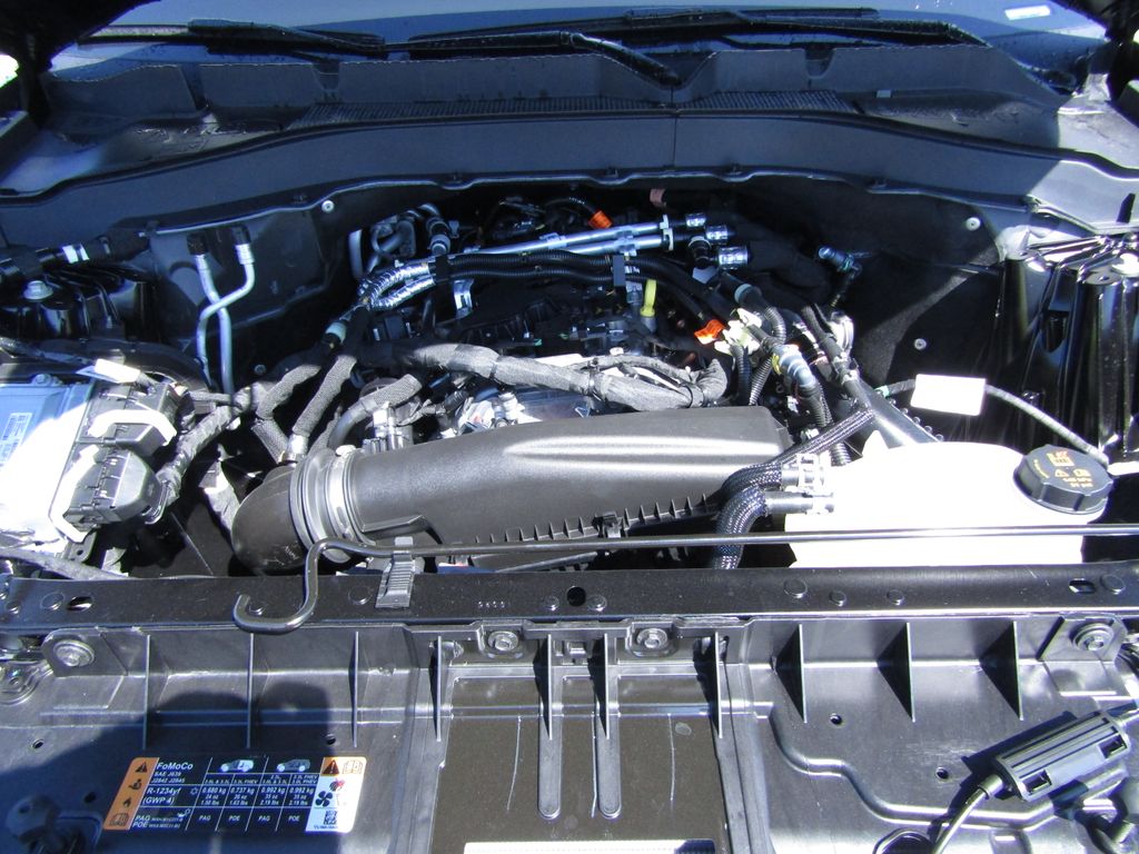 2025 Ford Explorer photo 31